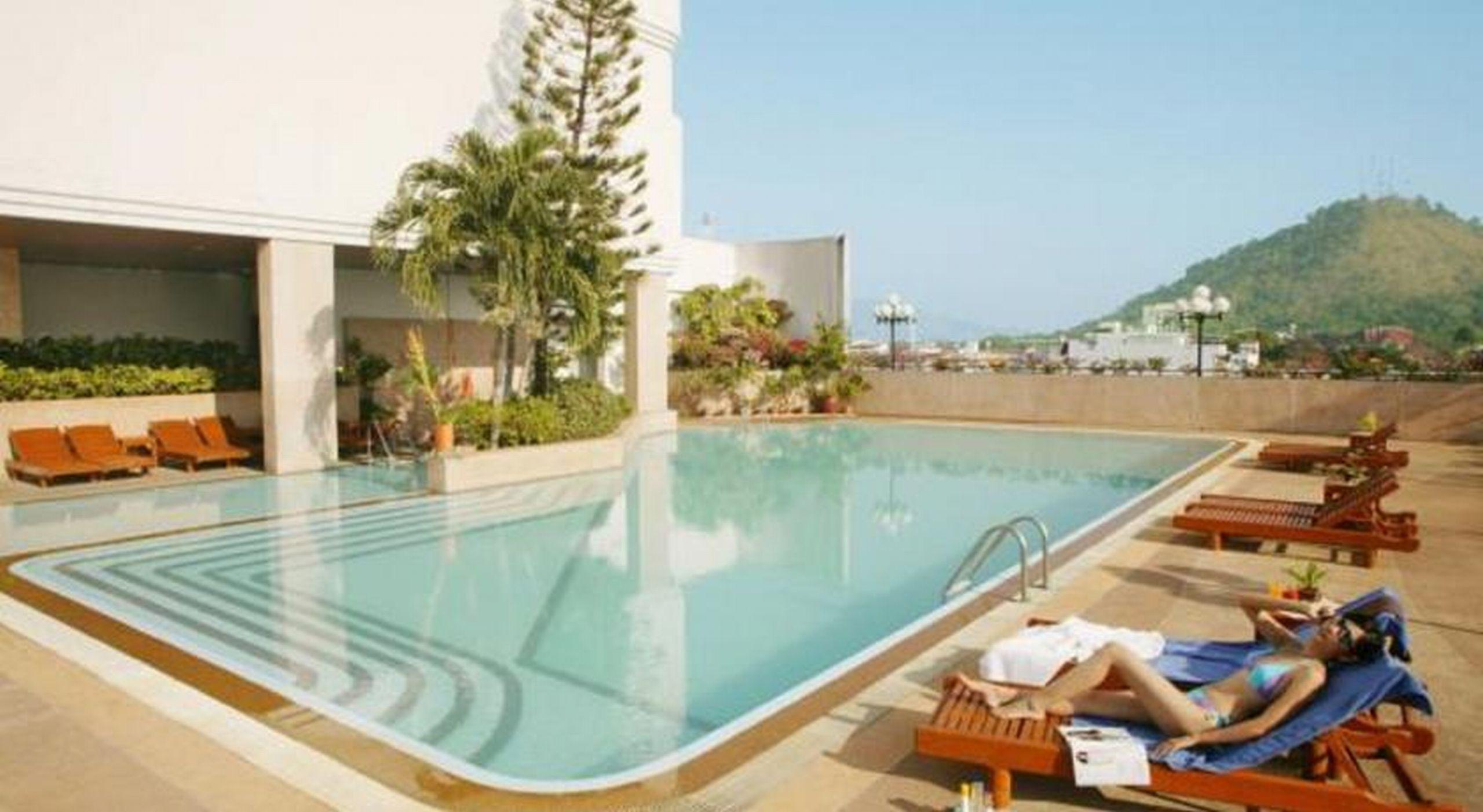 Courtyard By Marriott Phuket Town Hotel Exterior foto