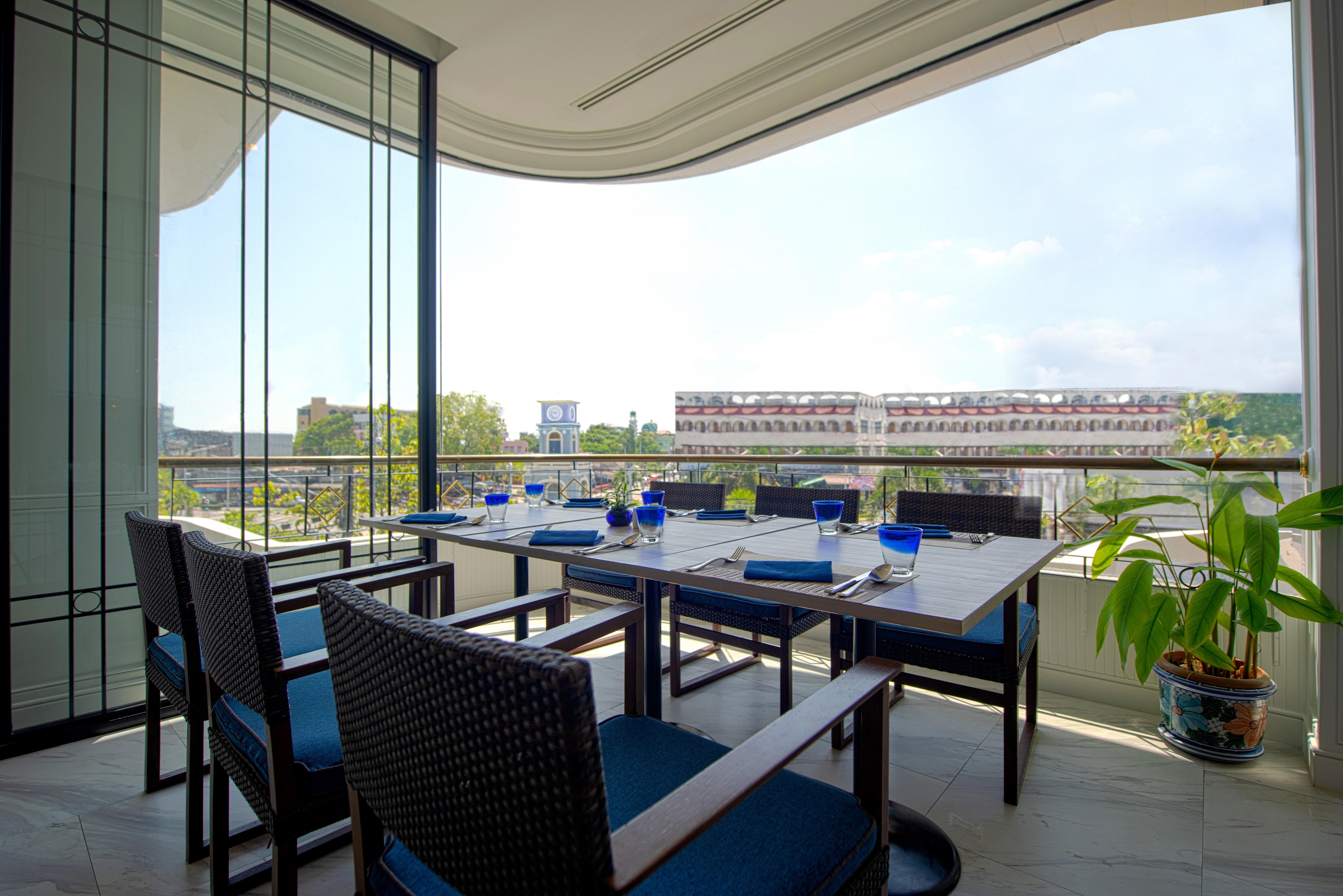 Courtyard By Marriott Phuket Town Hotel Exterior foto