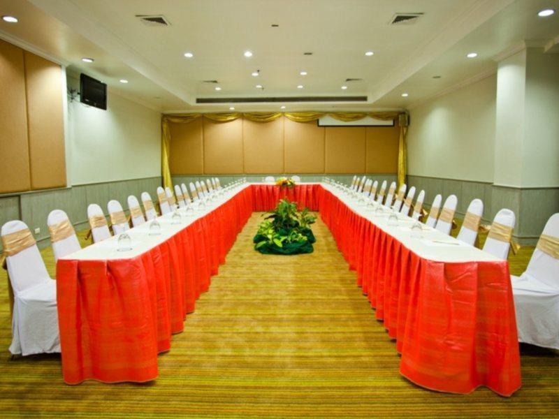 Courtyard By Marriott Phuket Town Hotel Exterior foto